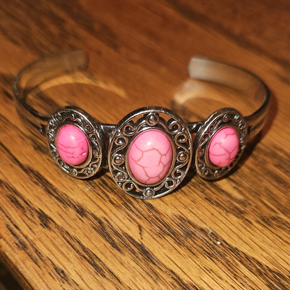Crackel Stone Cuff Bracelet